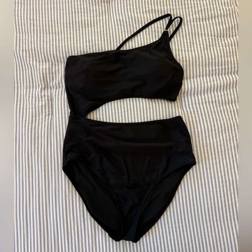 Black One-Piece One-Shoulder Cutout Swimsuit